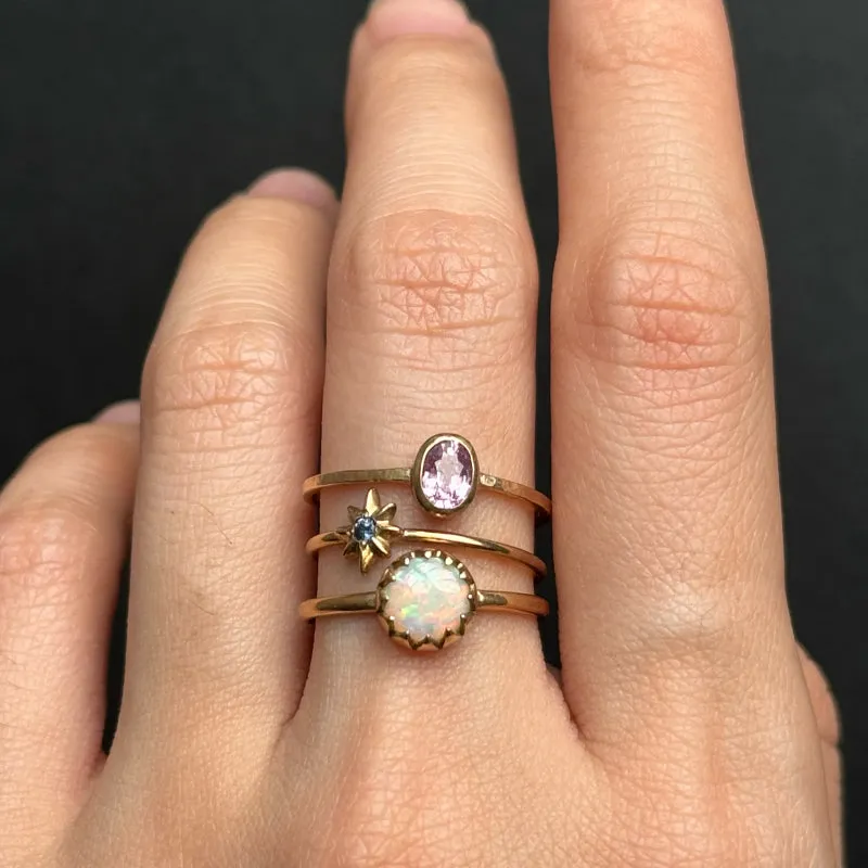 Asteri Ring, Blue Sapphire, 9kt Yellow Gold